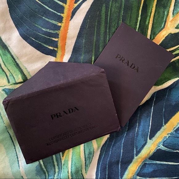 VINTAGE PRADA SMALL LEATHER TWO WAY BAG ๐ - Picture 3 of 5